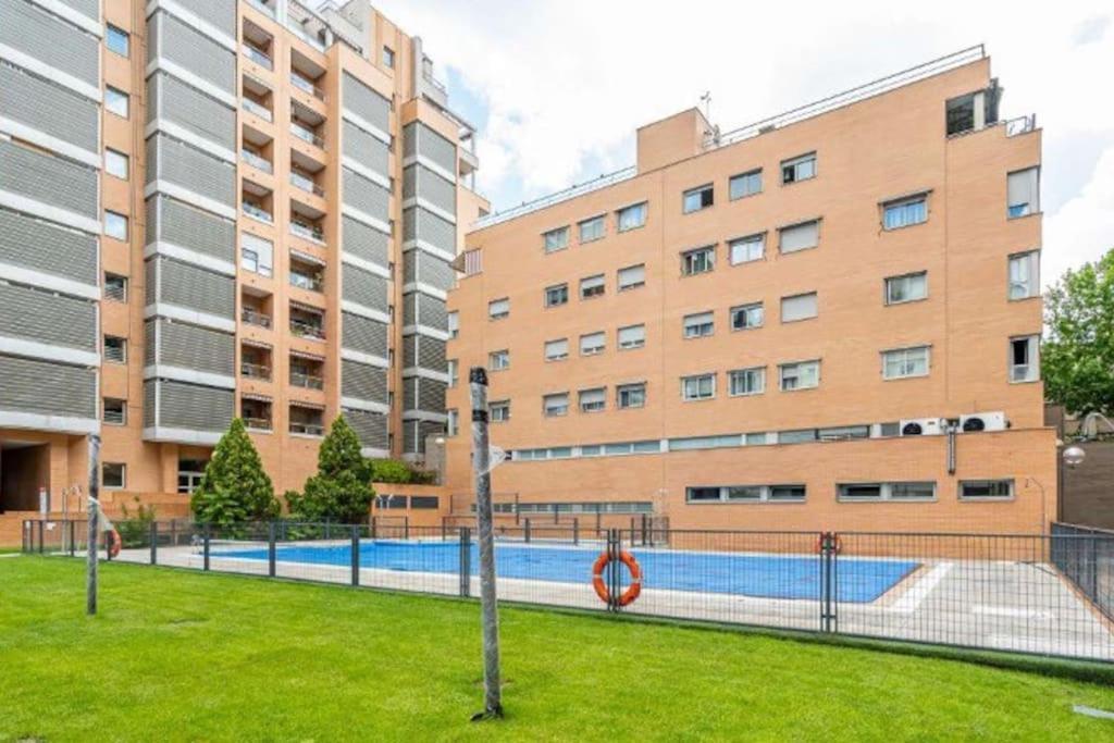 Impresionante Apartamento De 4 Dormitorios 3 Banos Y 2 Plazas De Garaje Мадрид Экстерьер фото