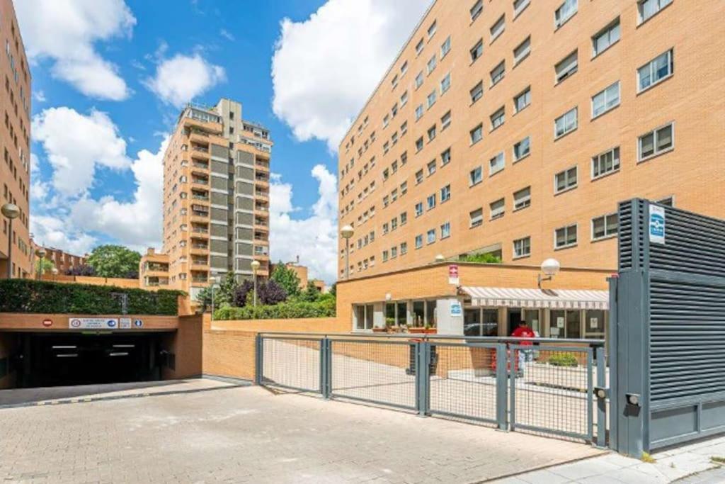 Impresionante Apartamento De 4 Dormitorios 3 Banos Y 2 Plazas De Garaje Мадрид Экстерьер фото