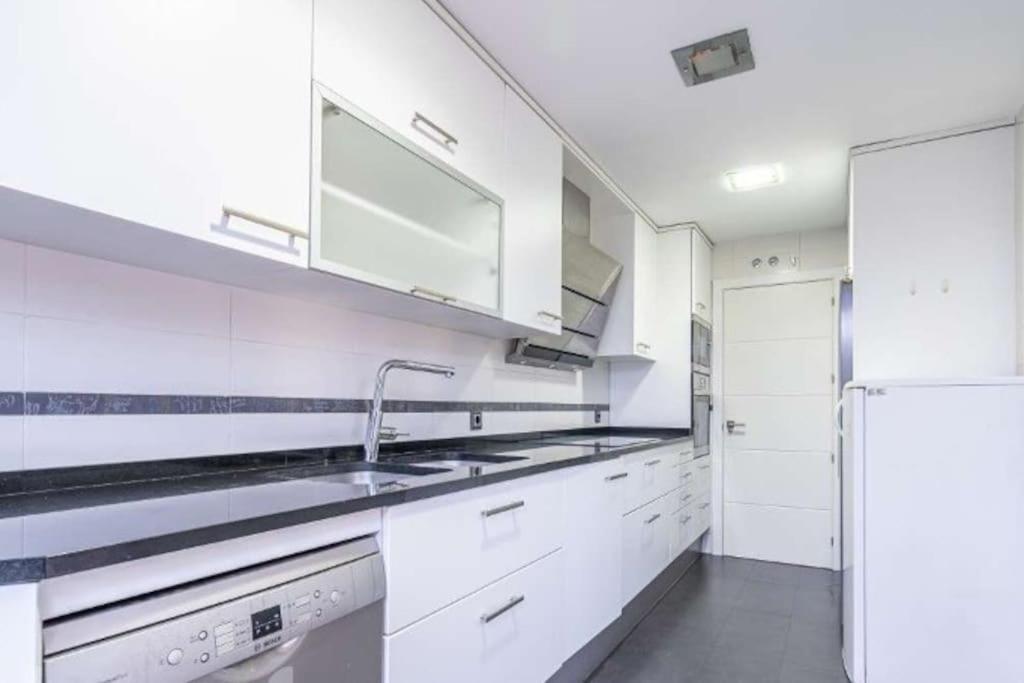 Impresionante Apartamento De 4 Dormitorios 3 Banos Y 2 Plazas De Garaje Мадрид Экстерьер фото